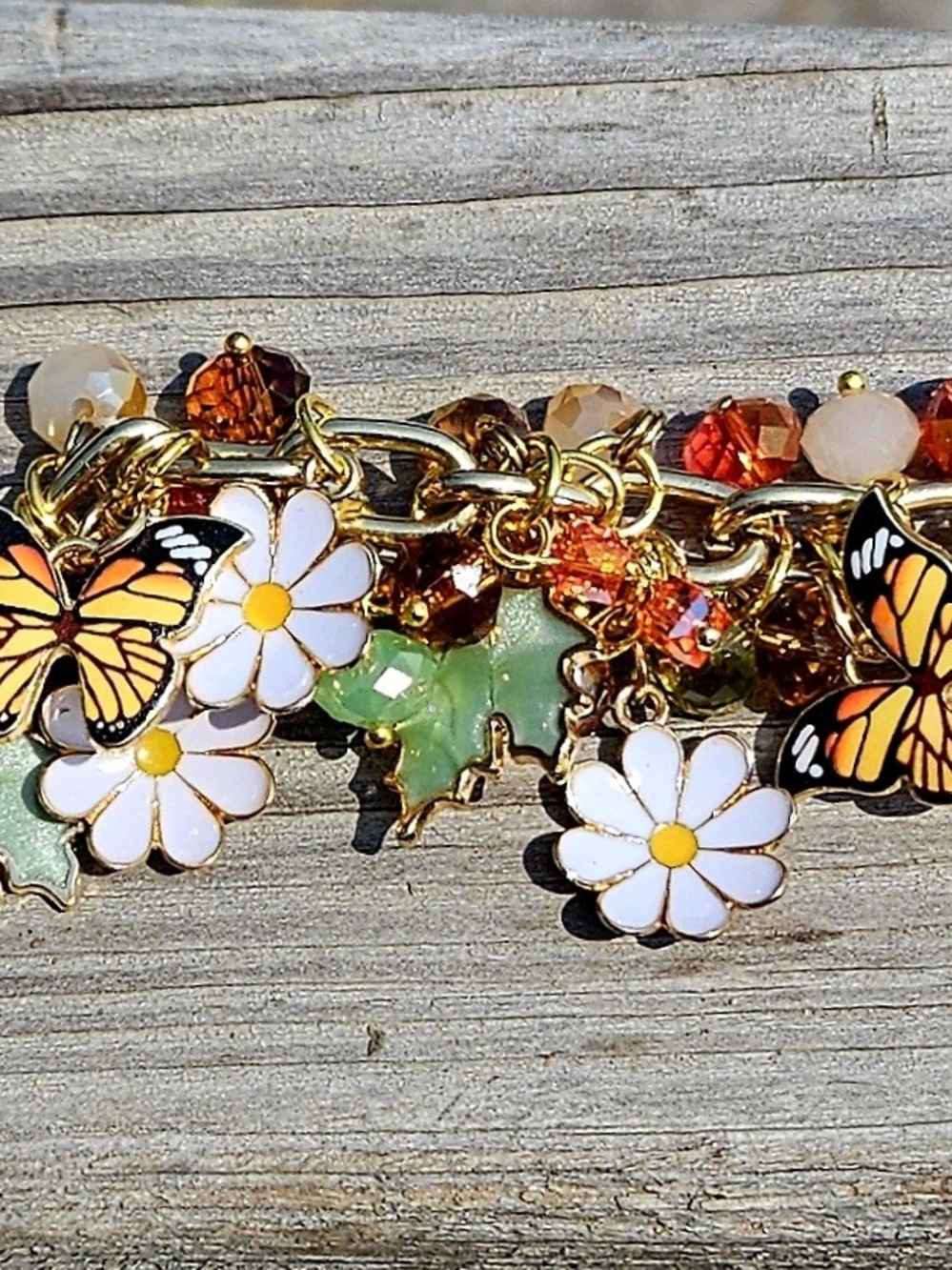 Gold Floral, Dragonfly & Butterfly Charm Bracelet - White Daisy, Green Leaf OOAK - Picture 6 of 14